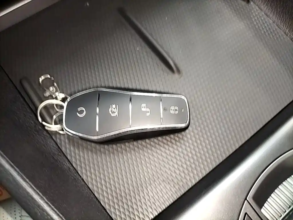 BYD Seal 05 DM-i 2025 — фото 17