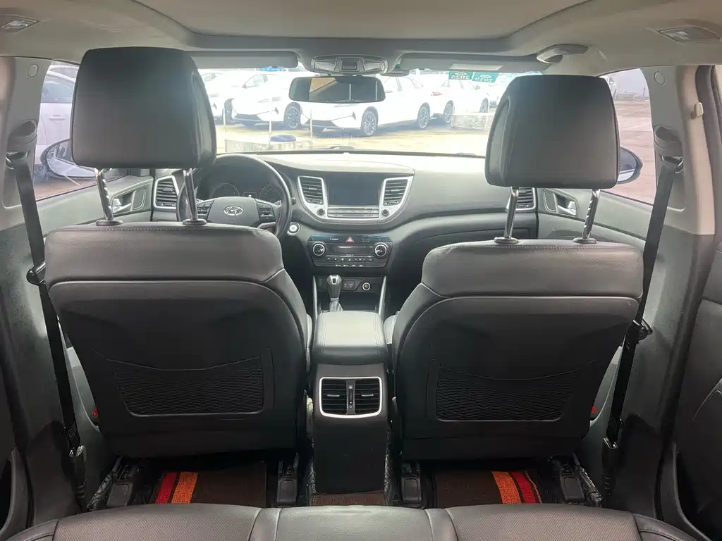 Hyundai Tucson 2017 — фото 8