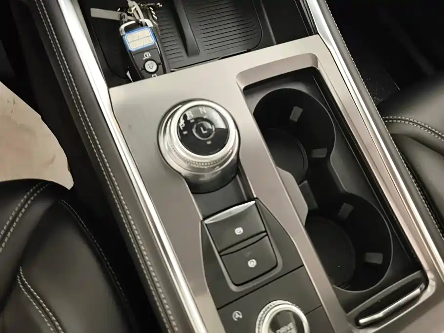 Ford Explorer 2022 — фото 15
