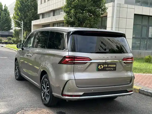 Roewe iMAX8 New Energy 2024