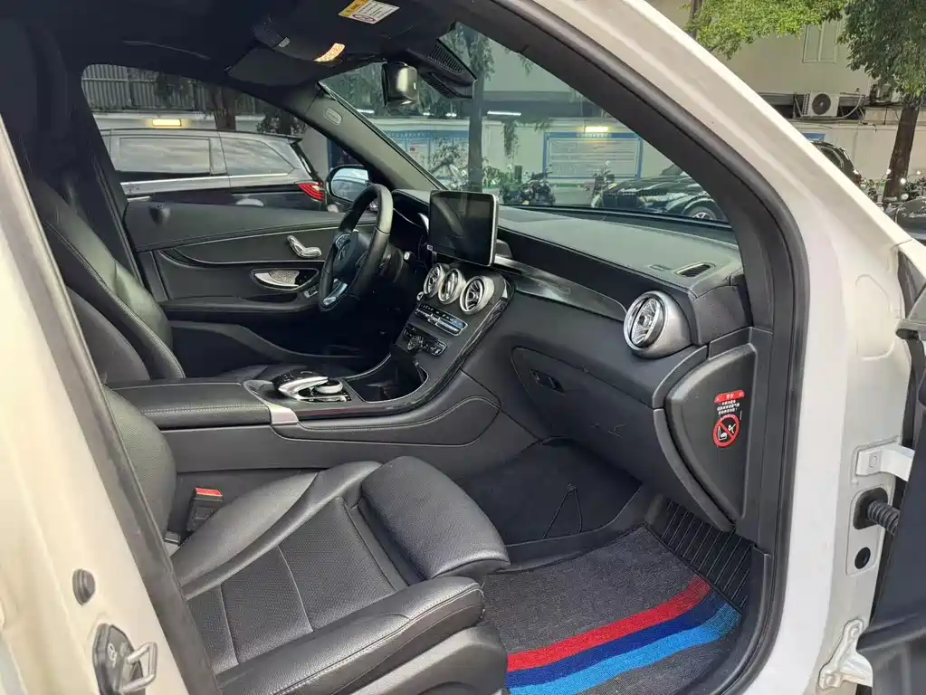 Mercedes-Benz GLC 2019 — фото 11