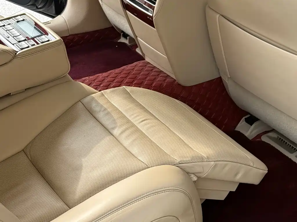 Lexus LS 2012 — фото 25
