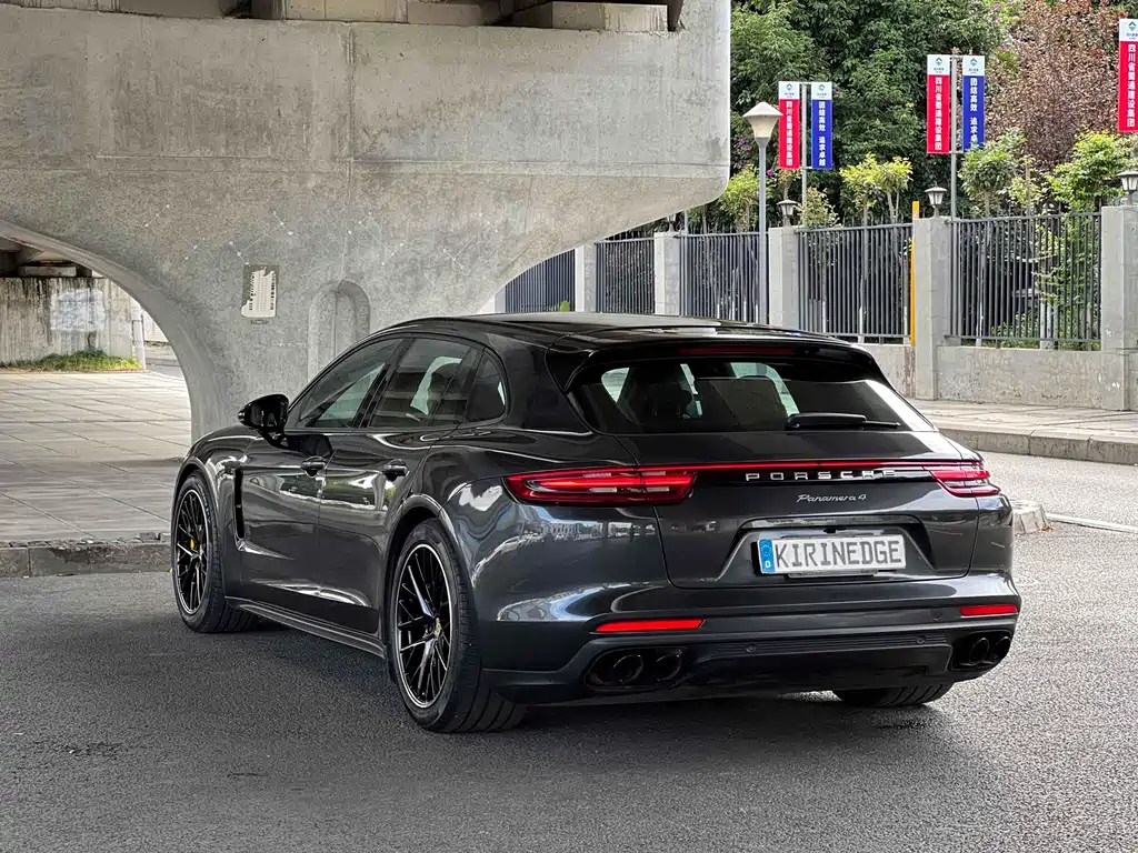 Porsche Panamera 2018 — фото 27