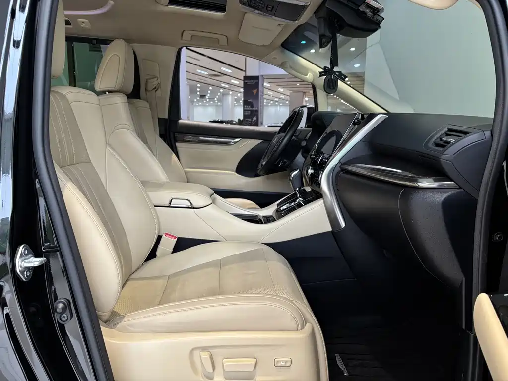 Toyota Vellfire 2021 — фото 16