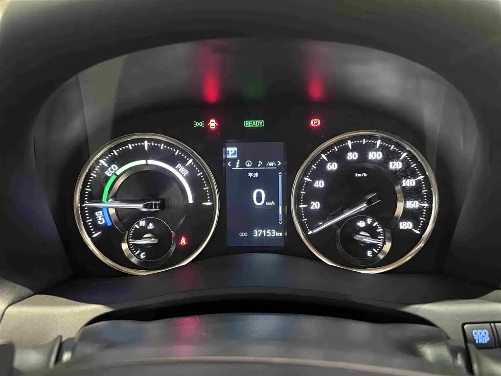 Toyota Vellfire 2022 — фото 18