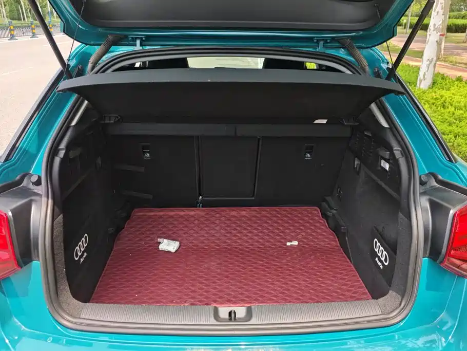 Audi Q2L 2019