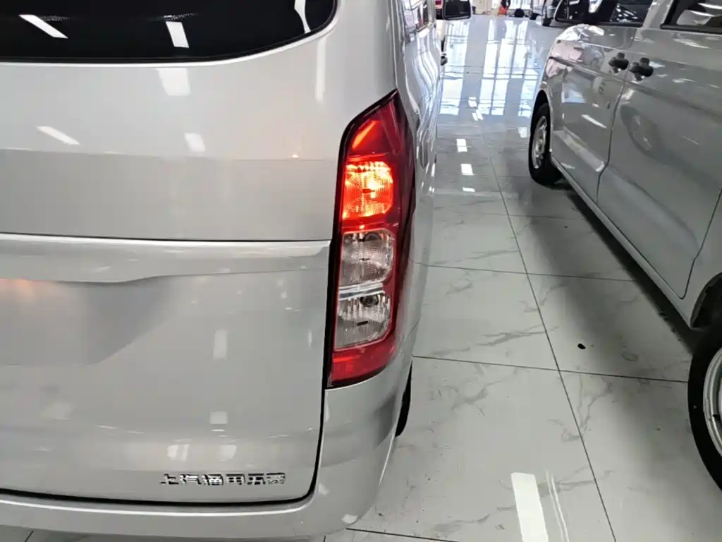 Wuling Hongguang V 2022 — фото 8