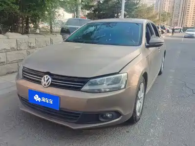 Volkswagen Sagitar 2013