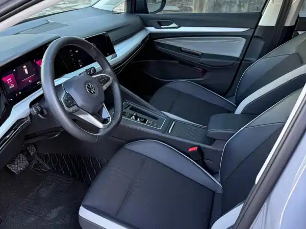 Volkswagen Golf 2024