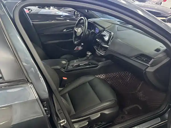 Cadillac CT4 2022