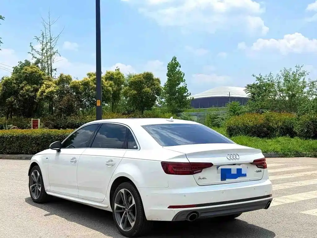 Audi A4L 2018 — фото 10