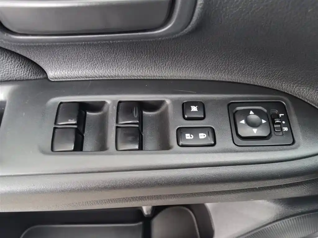 Mitsubishi Outlander 2015 — фото 9