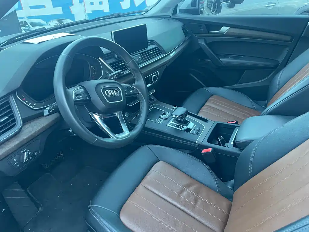 Audi Q5L 2020 — фото 26