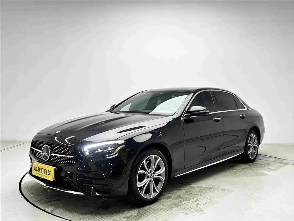Mercedes-Benz E-Class 2024 — фото 1