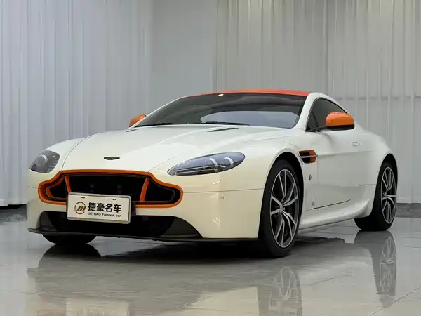 Aston Martin V8 Vantage 2016