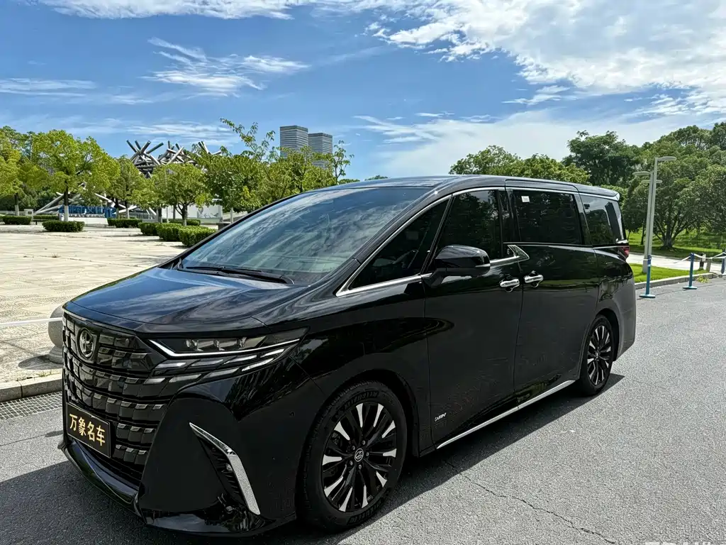 Toyota Alphard 2024