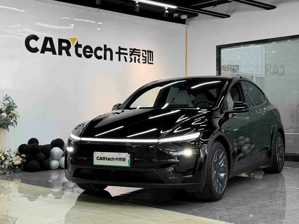 Tesla Model Y L 2026