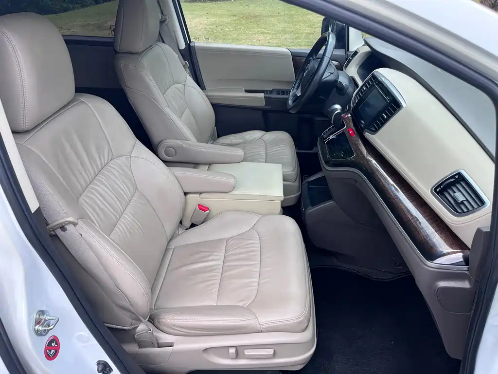 Honda Odyssey 2015 — фото 11