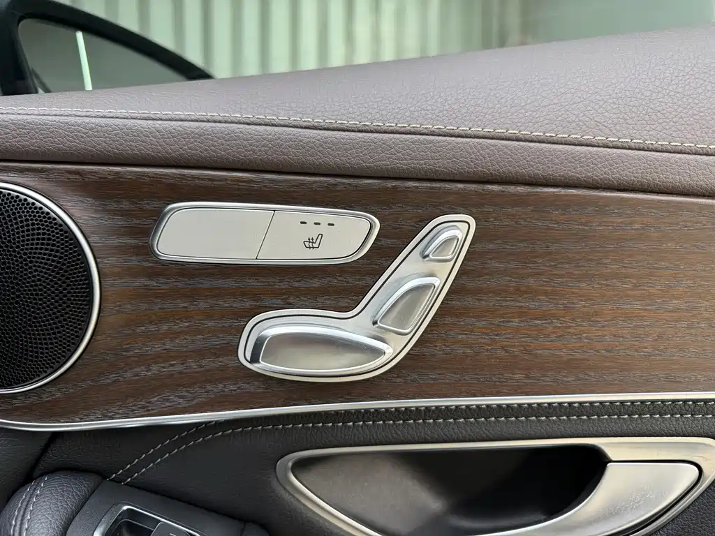 Mercedes-Benz GLC 2020 — фото 30