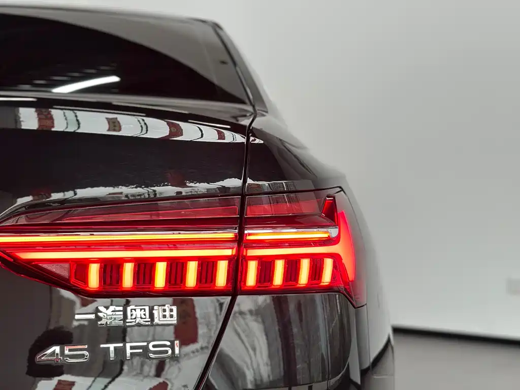 Audi A6L 2024 — фото 22