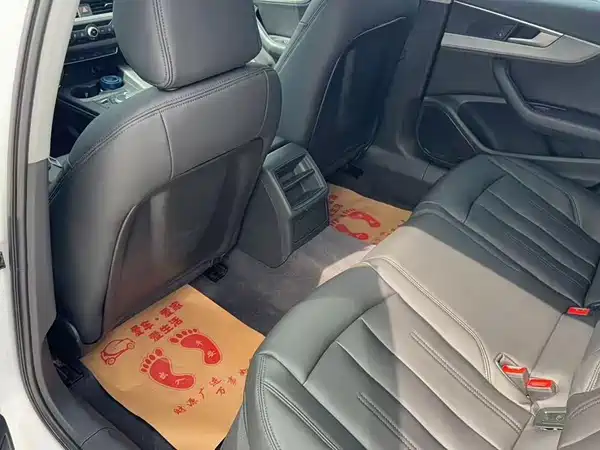 Audi A4L 2018