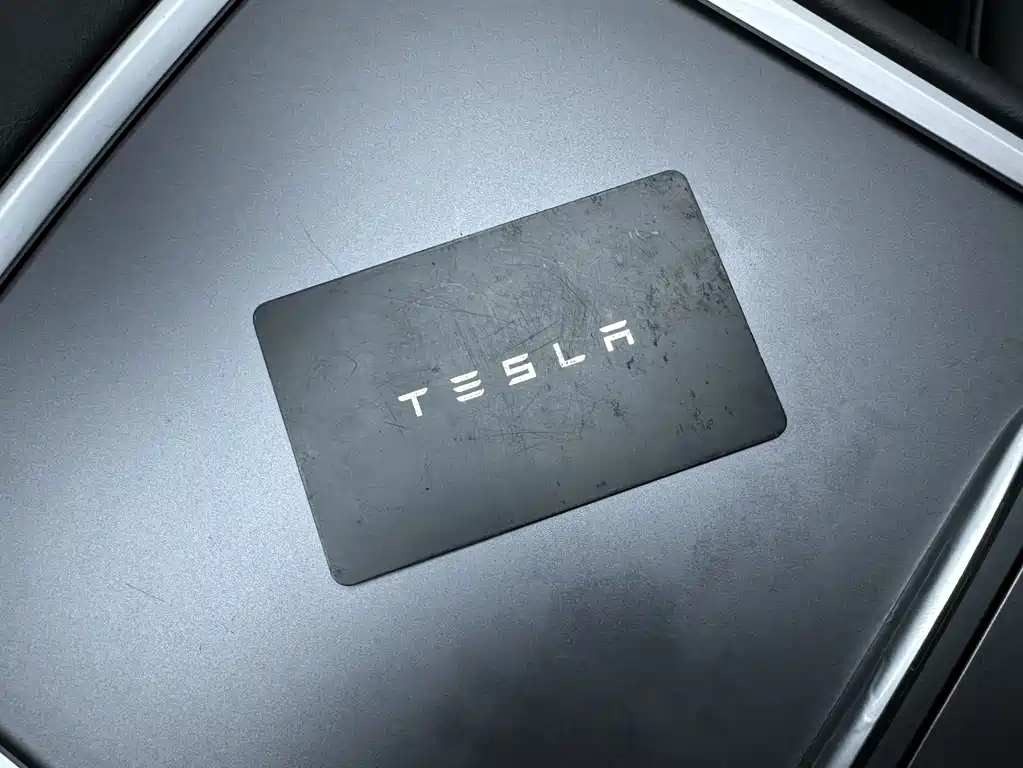 Tesla Model Y 2022 — фото 19
