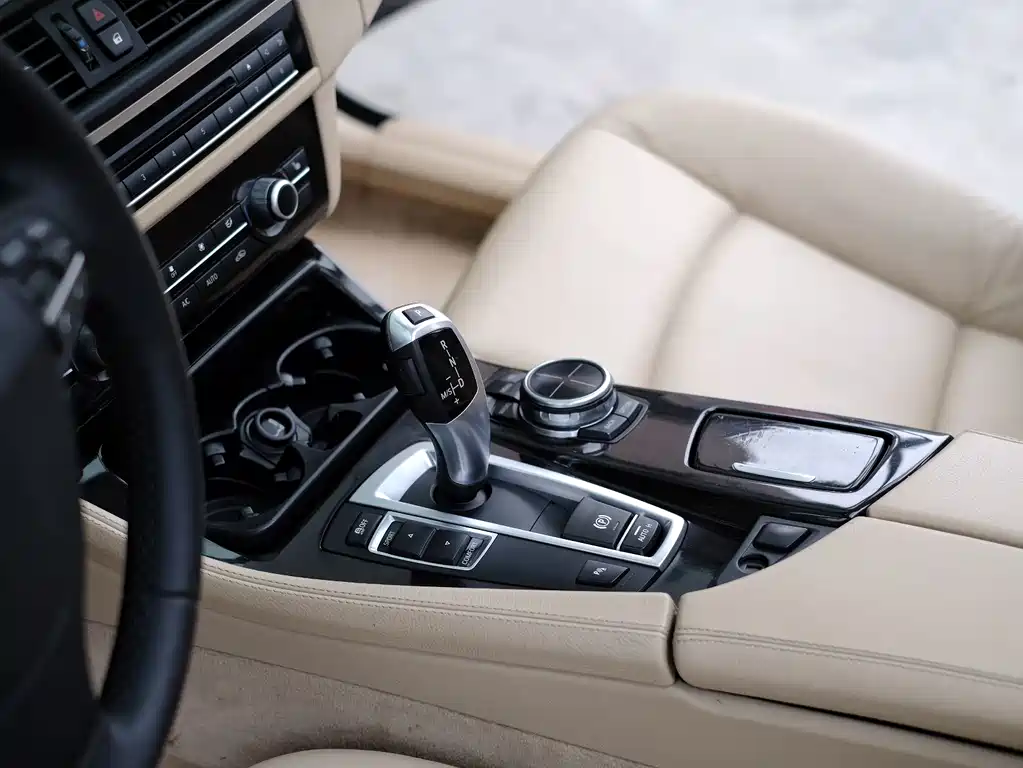 BMW 5 Series 2013 — фото 23