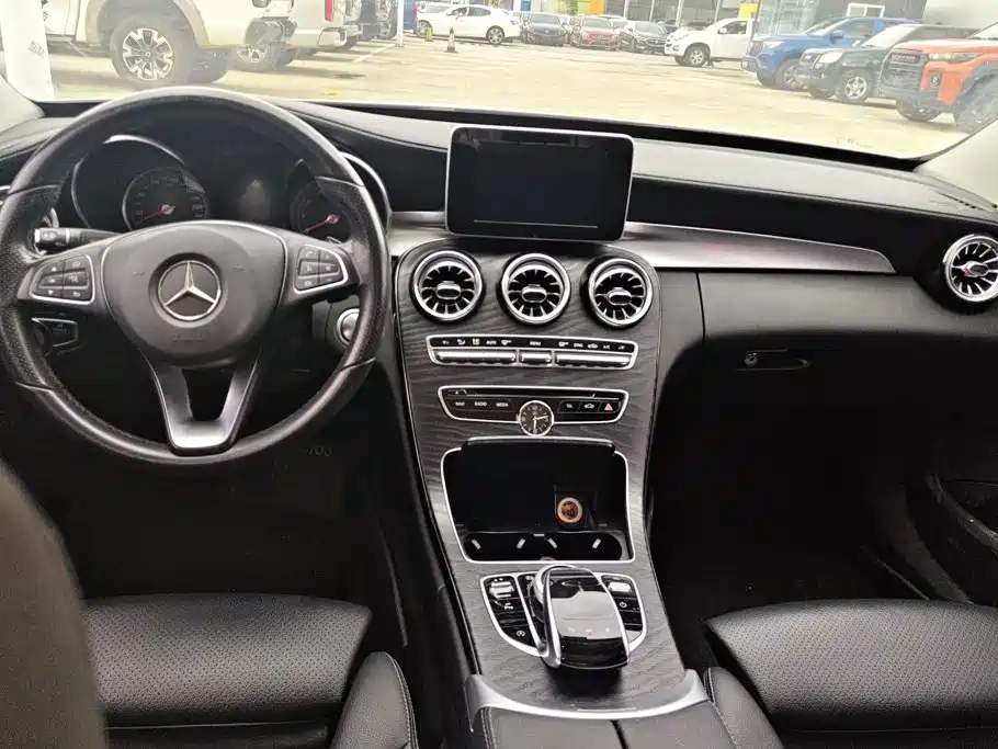 Mercedes-Benz C-Class 2018 — фото 12