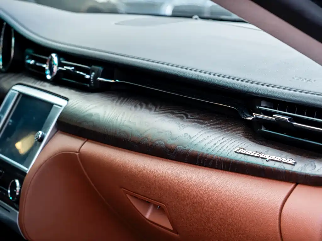 Maserati Quattroporte 2016 — фото 14