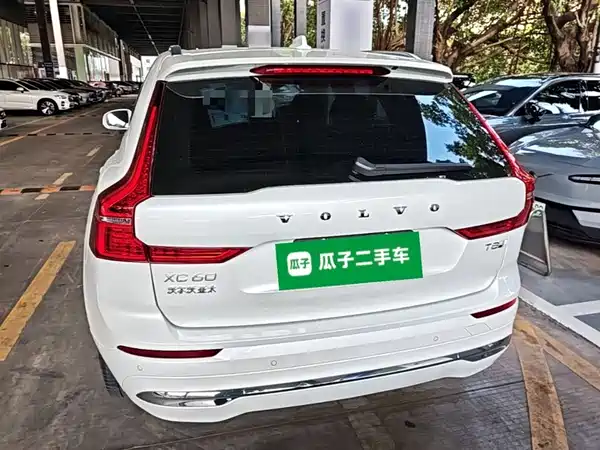 Volvo XC60 Plug-In Hybrid 2024