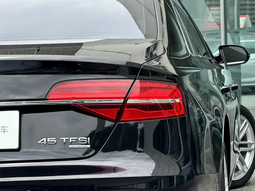 Audi A8 2016 — фото 22