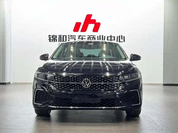 Volkswagen Passat 2024