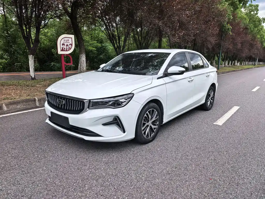Geely Emgrand 2023