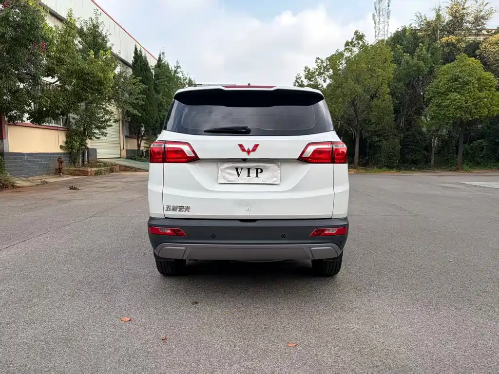 Wuling Hongguang S3 2018 — фото 8