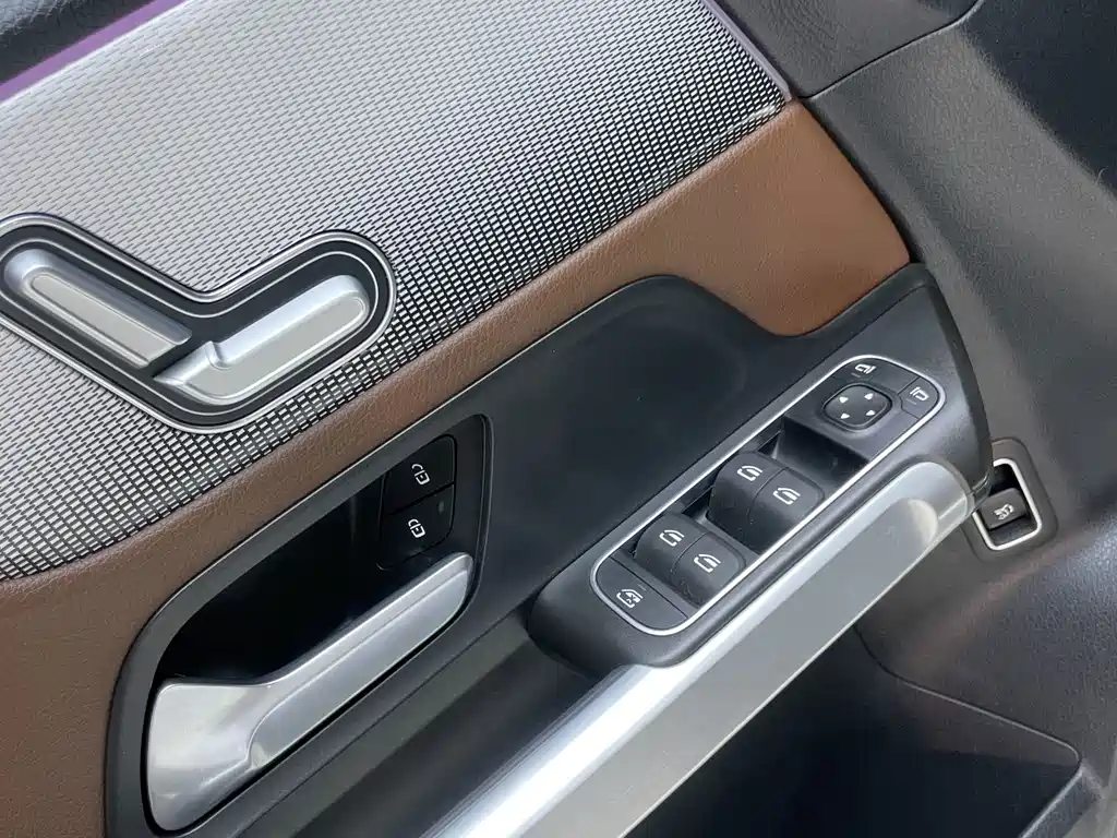 Mercedes-Benz GLB 2021 — фото 17