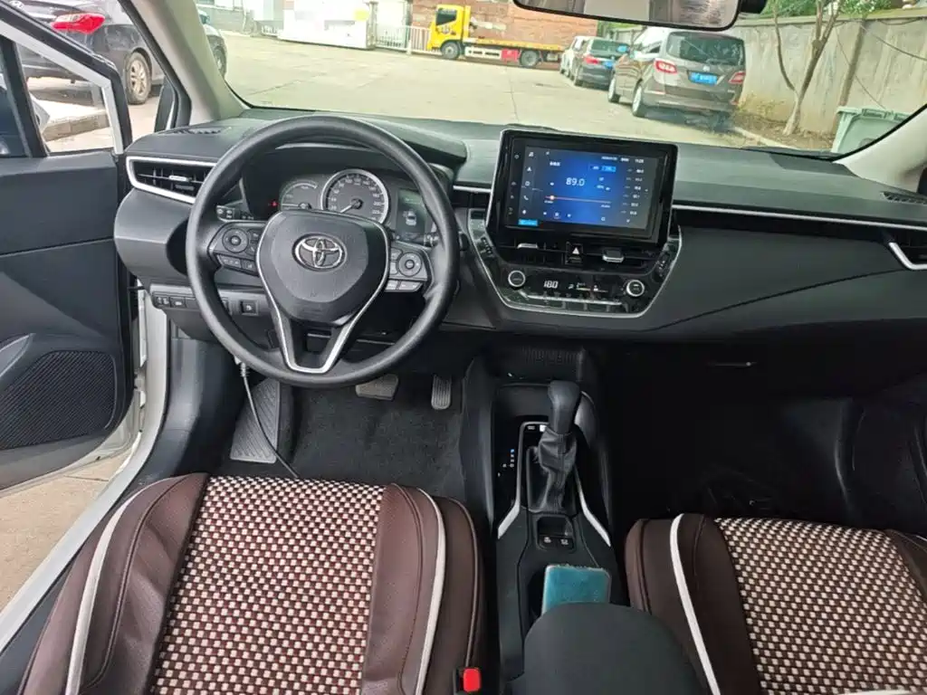 Toyota Corolla 2023 — фото 10