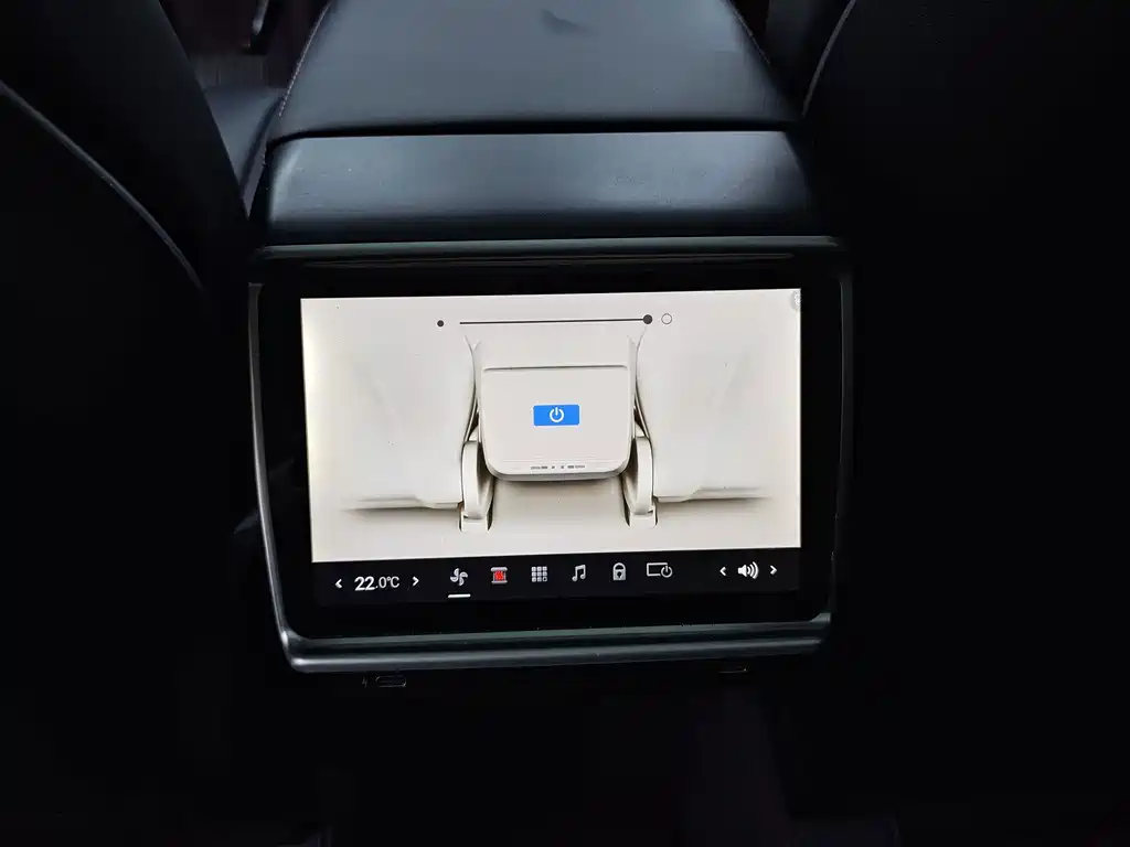 Tesla Model Y 2023 — фото 13