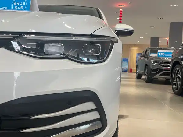 Volkswagen Golf 2024