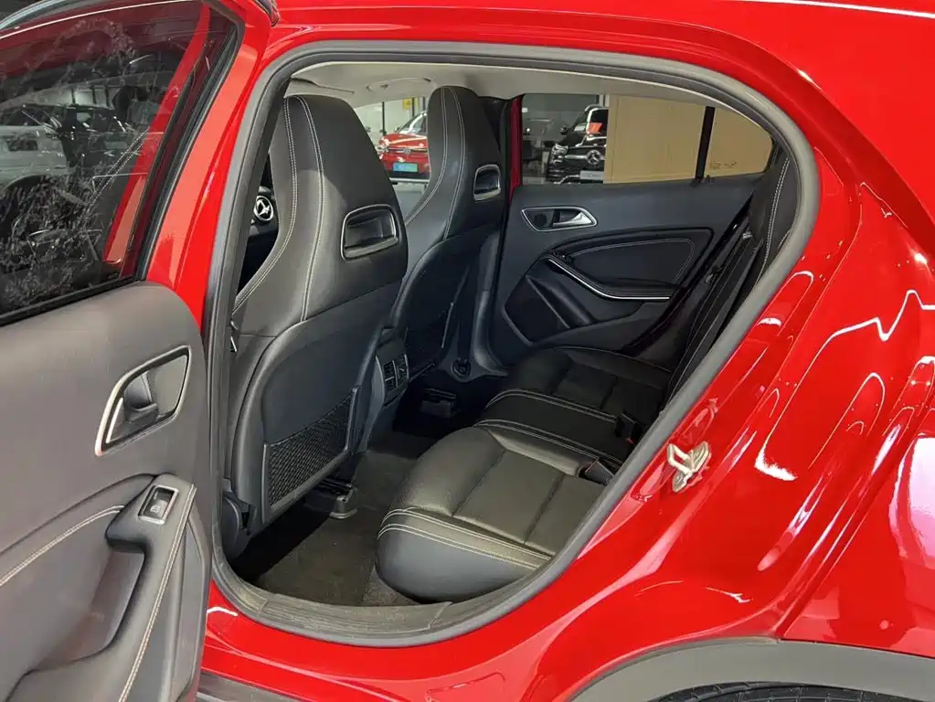 Mercedes-Benz GLA 2016 — фото 11