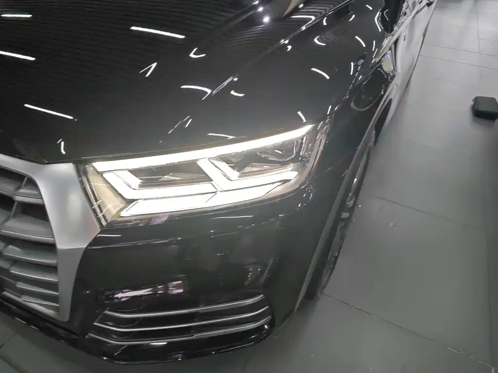 Audi Q5L 2018 — фото 18