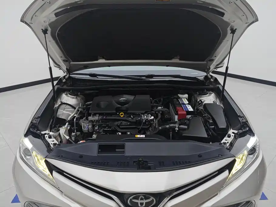 Toyota Camry 2020 — фото 10