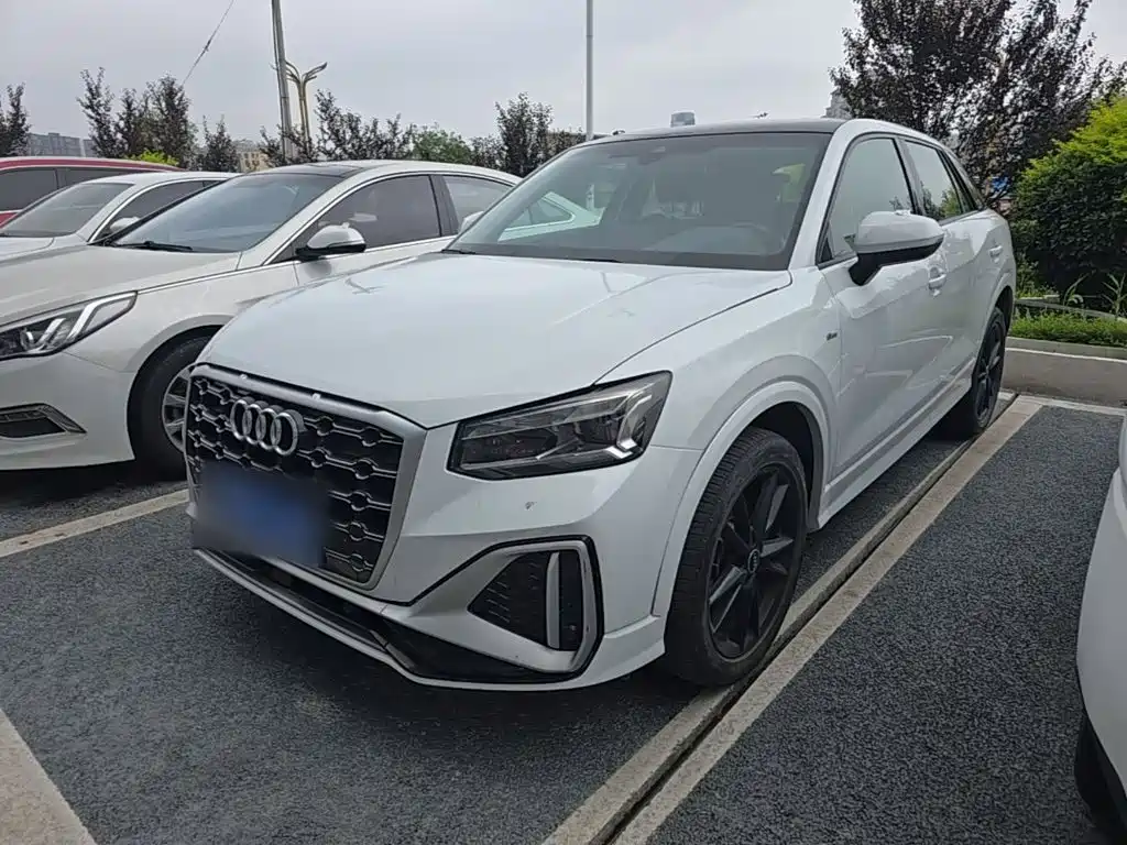Audi Q2L 2023