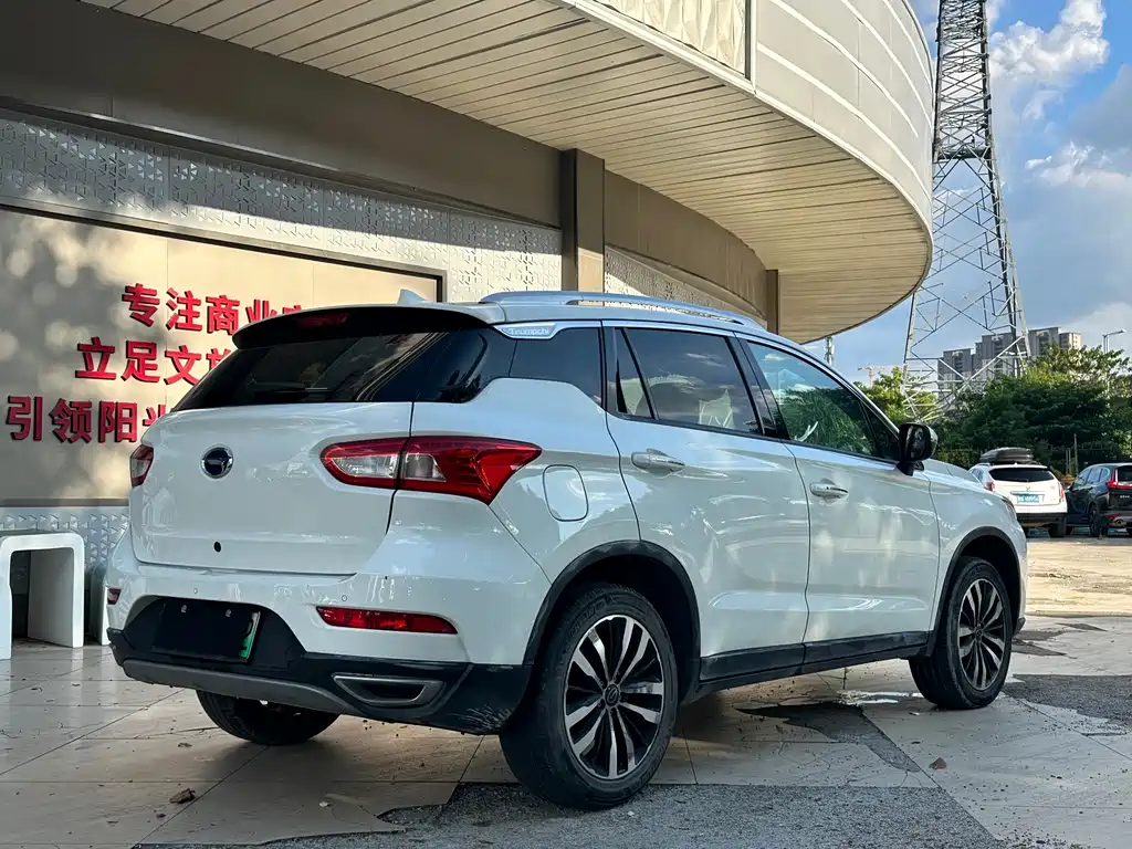 GAC Trumpchi GS4 New Energy 2018 — фото 10