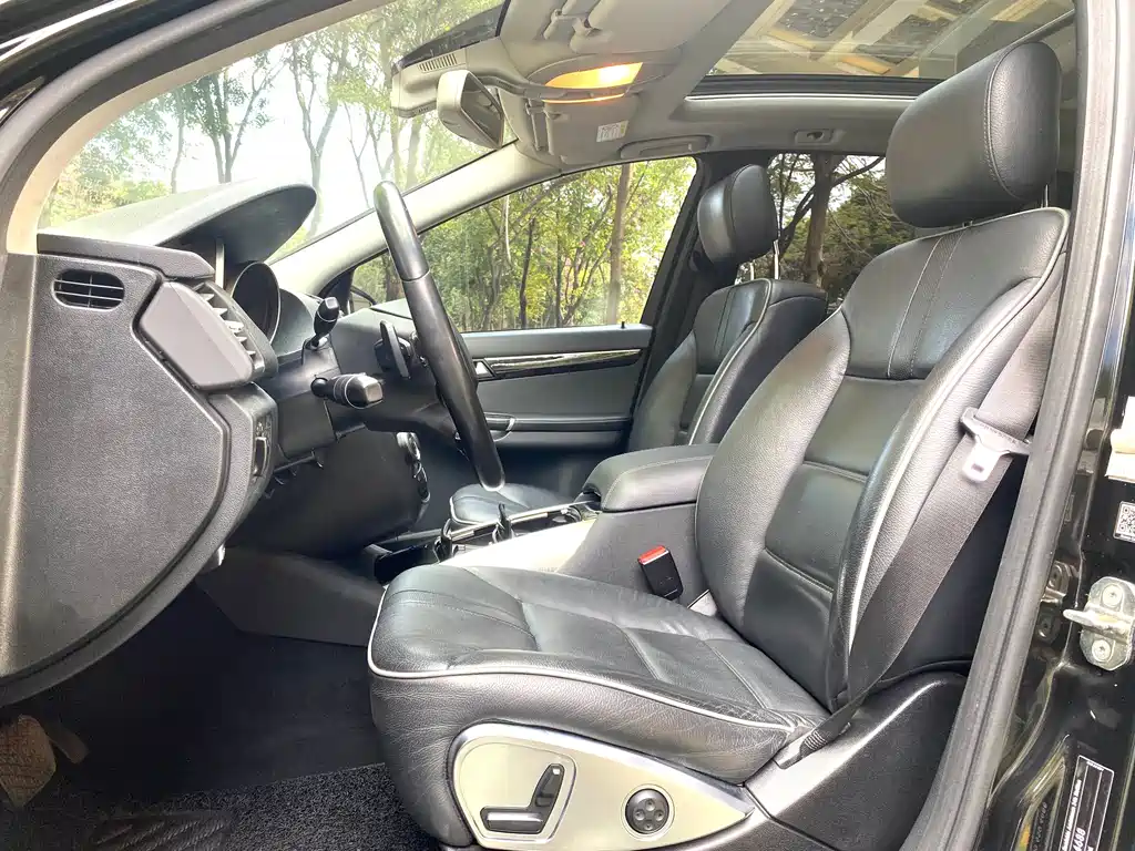 Mercedes-Benz R-Class 2017 — фото 10