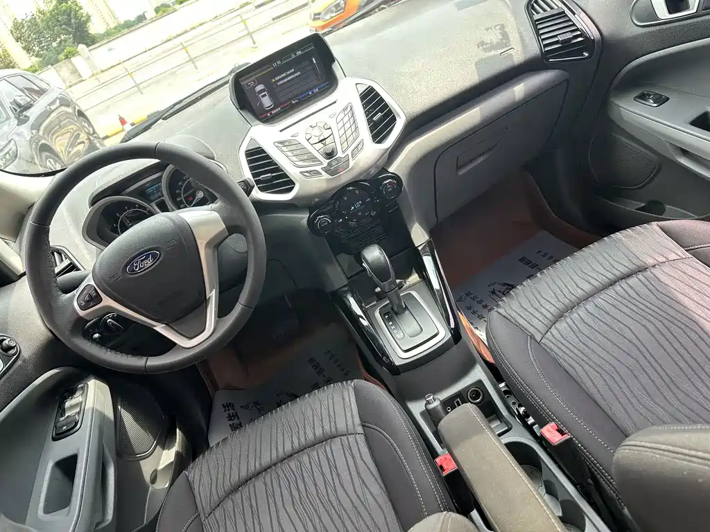 Ford EcoSport 2016 — фото 13