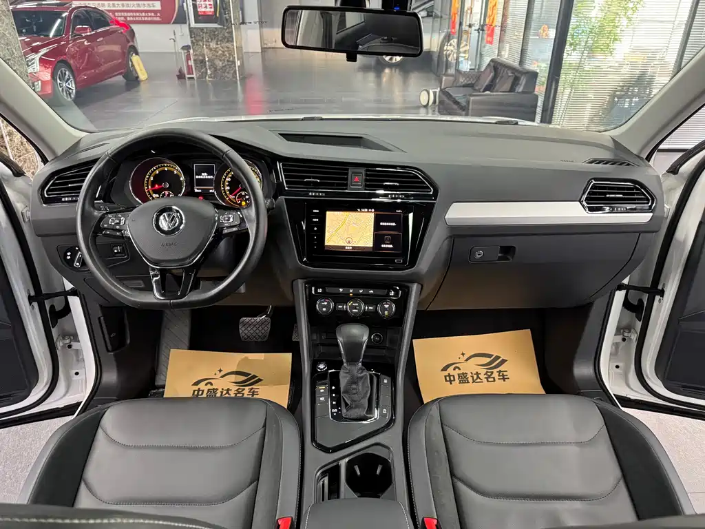Volkswagen Tiguan L 2020 — фото 13