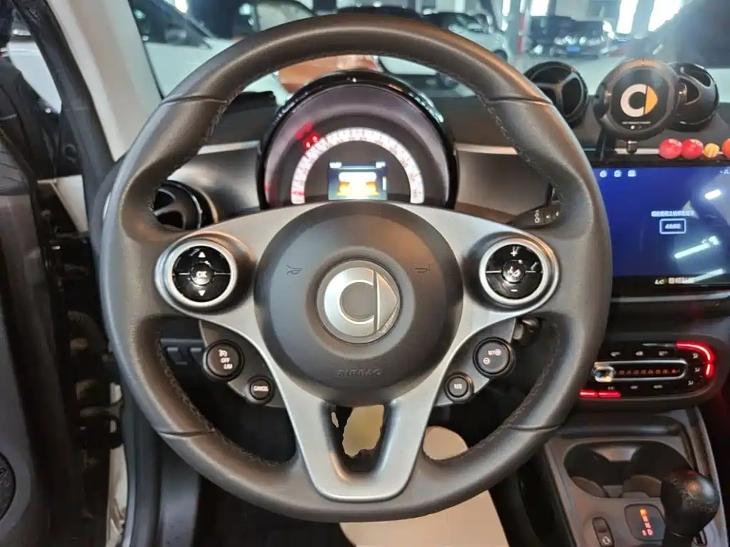 smart fortwo 2019 — фото 11