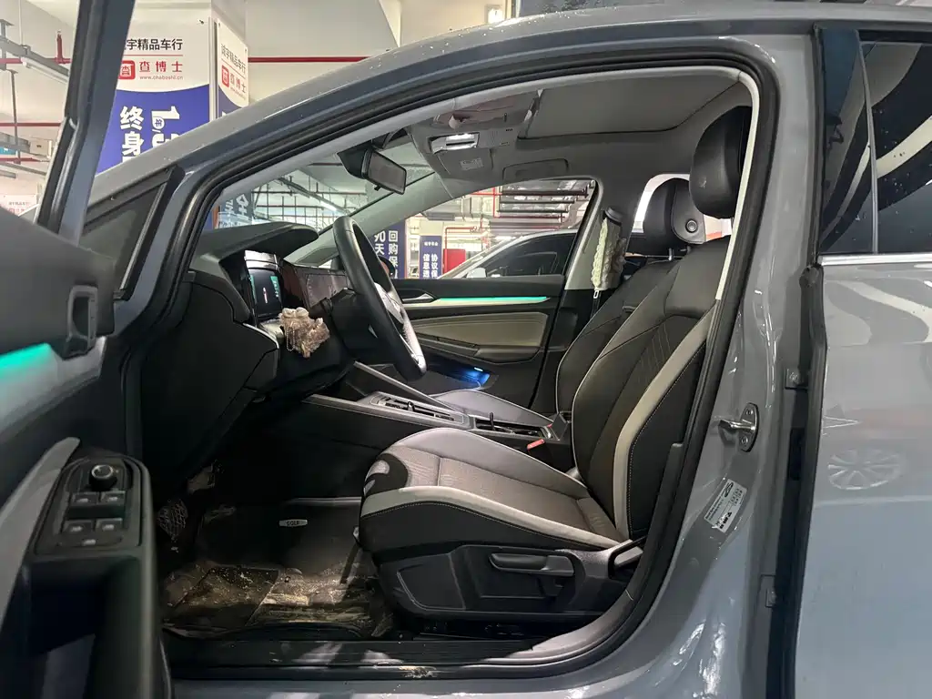 Volkswagen Golf 2024
