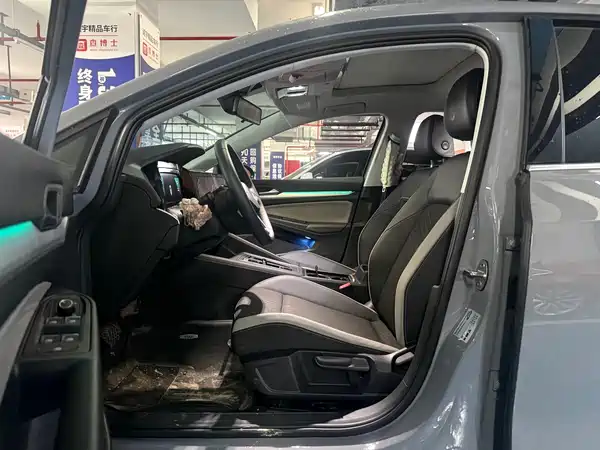 Volkswagen Golf 2024