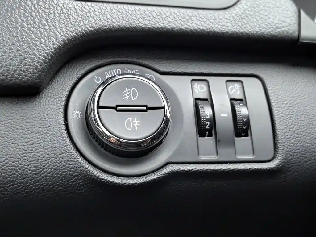 Buick Regal 2017 — фото 21
